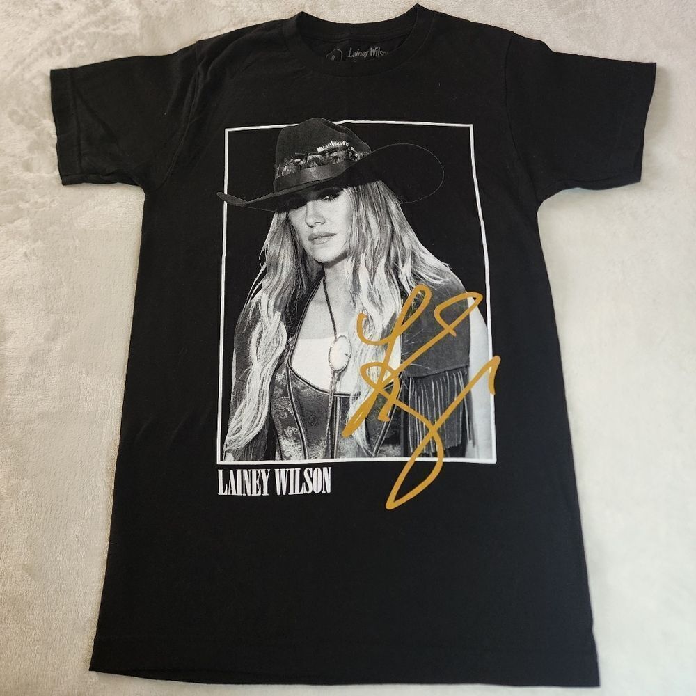 Lainey Wilson Black Tshirt With Graphics Size Small